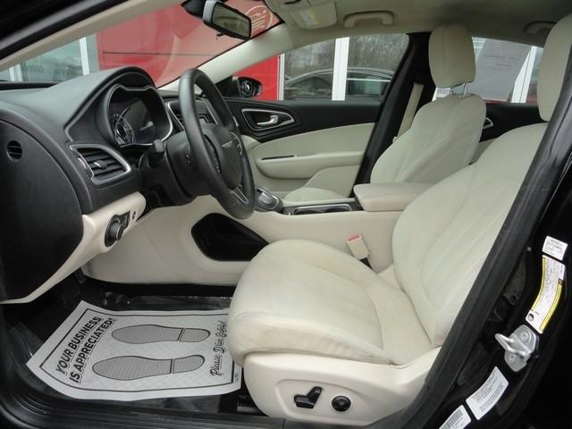 Chrysler 200 4dr Sdn Limited FWD 2015