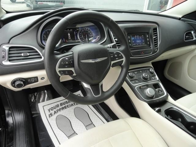 Chrysler 200 4dr Sdn Limited FWD 2015