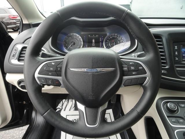 Chrysler 200 4dr Sdn Limited FWD 2015