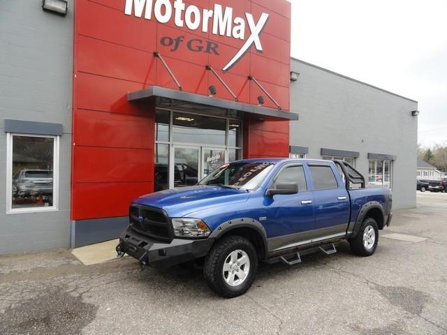 RAM 1500 4WD Crew Cab 140.5" Outdoorsman 2011