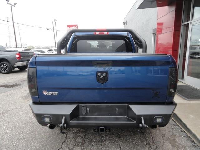 RAM 1500 4WD Crew Cab 140.5" Outdoorsman 2011