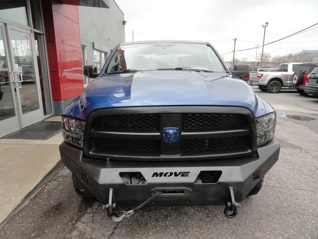 RAM 1500 4WD Crew Cab 140.5" Outdoorsman 2011