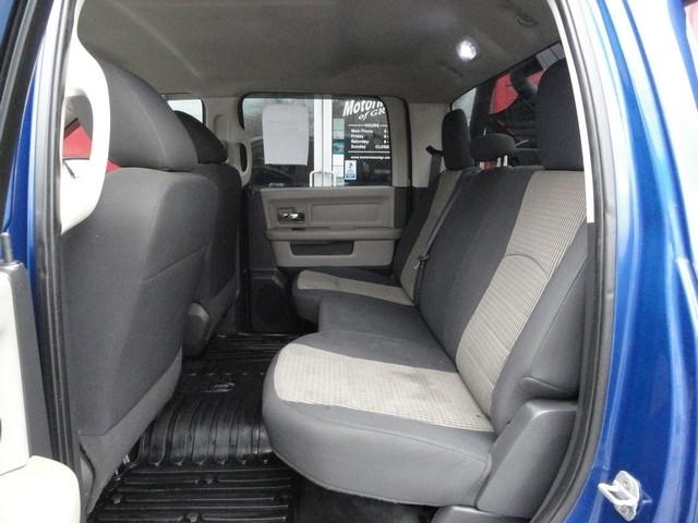 RAM 1500 4WD Crew Cab 140.5" Outdoorsman 2011