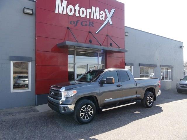 Toyota Tundra 4WD Truck Double Cab 4.6L V8 6-Spd AT SR5 (Natl) 2015