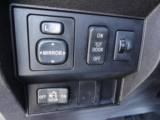 Toyota Tundra 4WD Truck Double Cab 4.6L V8 6-Spd AT SR5 (Natl) 2015