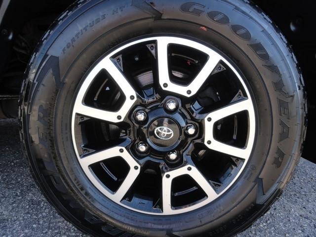 Toyota Tundra 4WD Truck Double Cab 4.6L V8 6-Spd AT SR5 (Natl) 2015