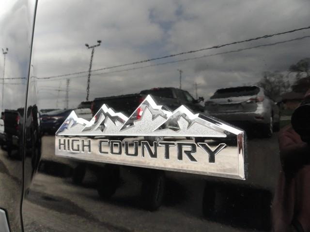 Chevrolet Silverado 1500 4WD Crew Cab 143.5" High Country 2018