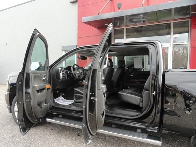 Chevrolet Silverado 1500 4WD Crew Cab 143.5" High Country 2018