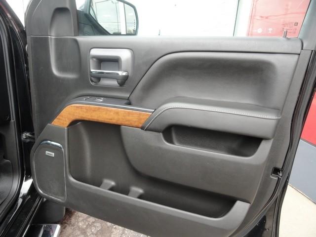 Chevrolet Silverado 1500 4WD Crew Cab 143.5" High Country 2018