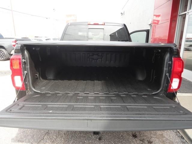 Chevrolet Silverado 1500 4WD Crew Cab 143.5" High Country 2018