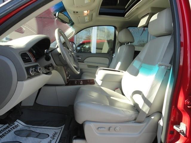 Chevrolet Avalanche 4WD Crew Cab LTZ 2012