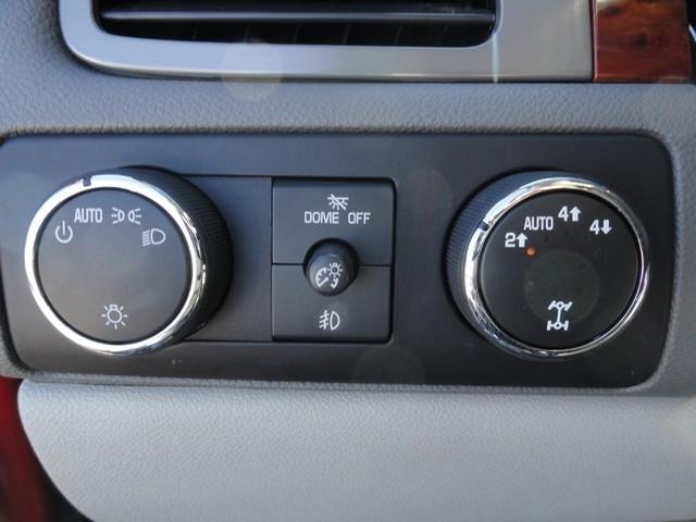 Chevrolet Avalanche 4WD Crew Cab LTZ 2012