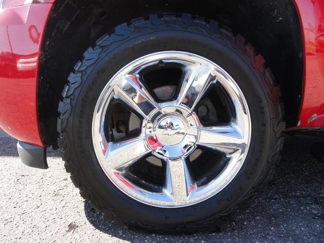 Chevrolet Avalanche 4WD Crew Cab LTZ 2012
