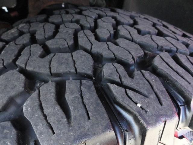 Chevrolet Avalanche 4WD Crew Cab LTZ 2012