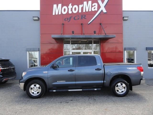 Toyota Tundra 4WD Truck CrewMax 5.7L V8 6-Spd AT (Natl) 2008