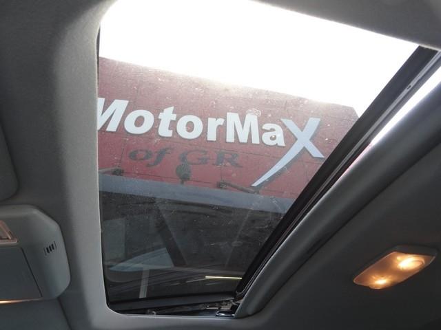 Toyota Tundra 4WD Truck CrewMax 5.7L V8 6-Spd AT (Natl) 2008