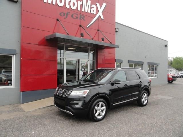 2017 Ford Explorer XLT 4WD's photo