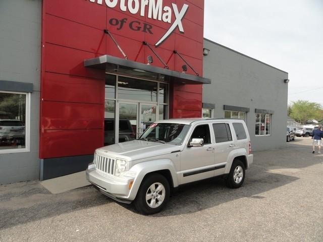 Jeep Liberty 4WD 4dr Sport 2012