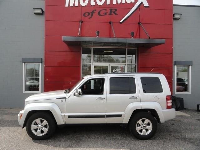 Jeep Liberty 4WD 4dr Sport 2012
