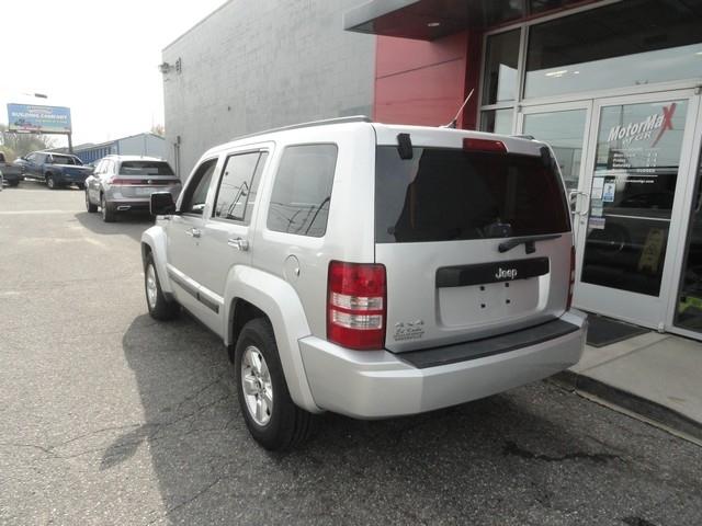 Jeep Liberty 4WD 4dr Sport 2012