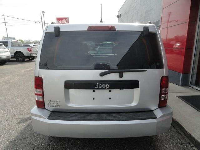 Jeep Liberty 4WD 4dr Sport 2012