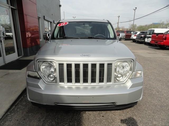 Jeep Liberty 4WD 4dr Sport 2012