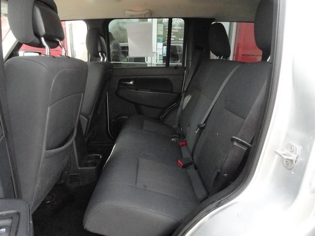 Jeep Liberty 4WD 4dr Sport 2012