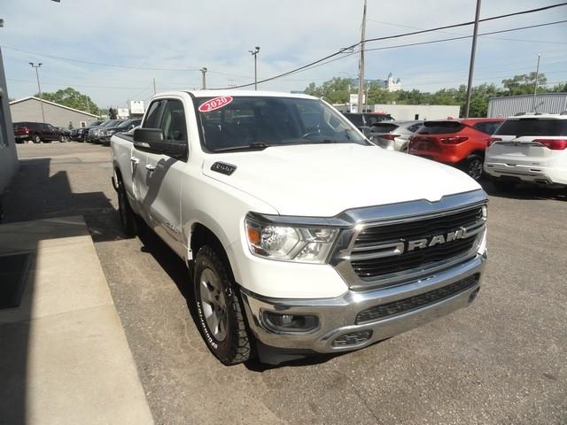 RAM 1500 Big Horn 4x4 Quad Cab 6'4" Box 2020