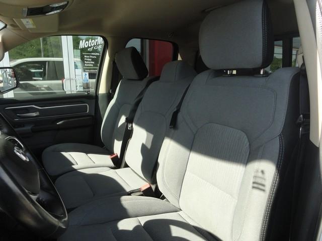 RAM 1500 Big Horn 4x4 Quad Cab 6'4" Box 2020