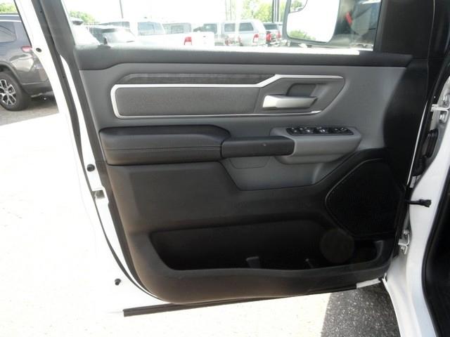 RAM 1500 Big Horn 4x4 Quad Cab 6'4" Box 2020