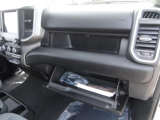 RAM 1500 Big Horn 4x4 Quad Cab 6'4" Box 2020