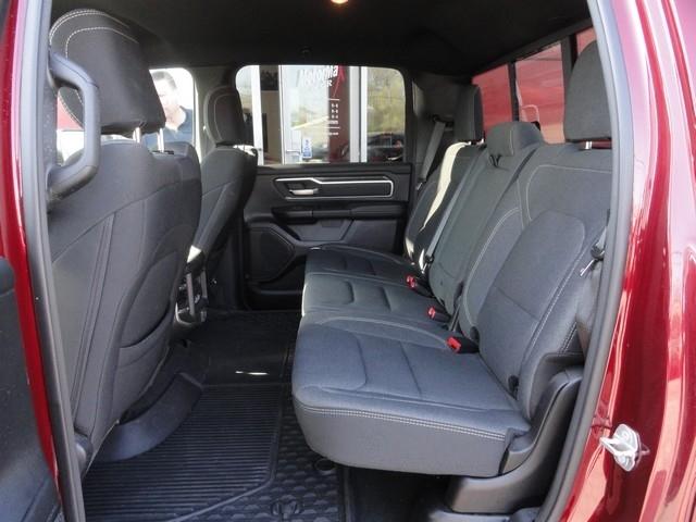 RAM 1500 Big Horn 4x4 Crew Cab 5'7" Box 2021