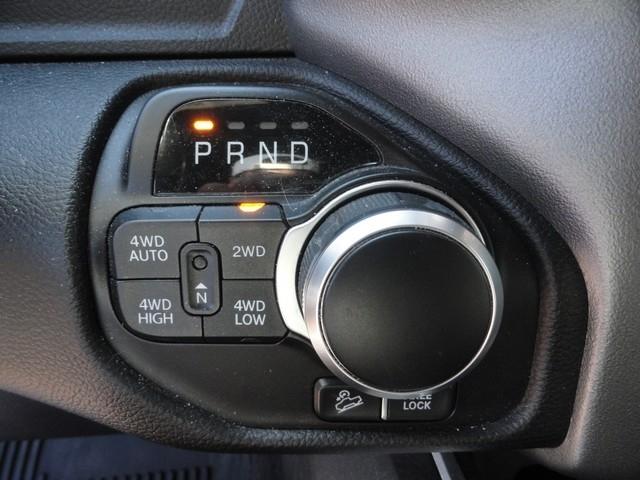 RAM 1500 Big Horn 4x4 Crew Cab 5'7" Box 2021