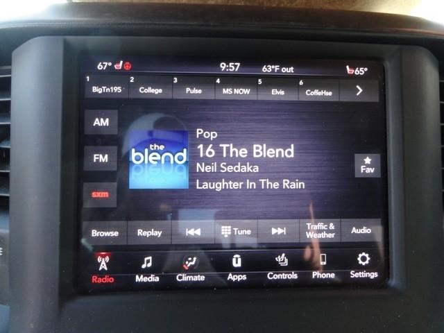 RAM 1500 Big Horn 4x4 Crew Cab 5'7" Box 2021