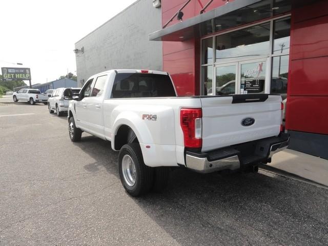 Ford Super Duty F-350 DRW King Ranch 4WD Crew Cab 8' Box 2019