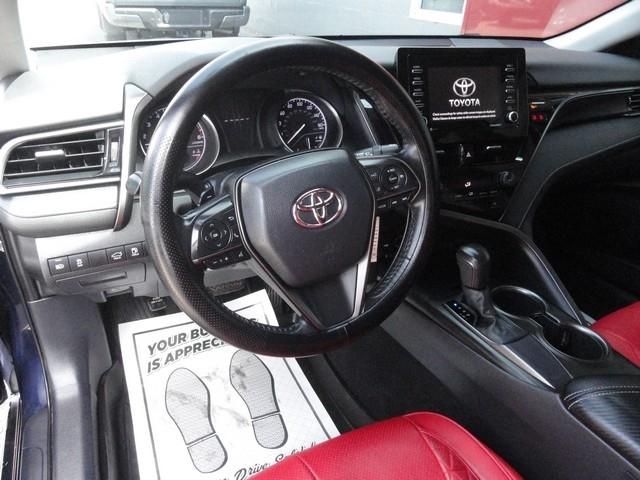Toyota Camry SE Auto (Natl) 2021
