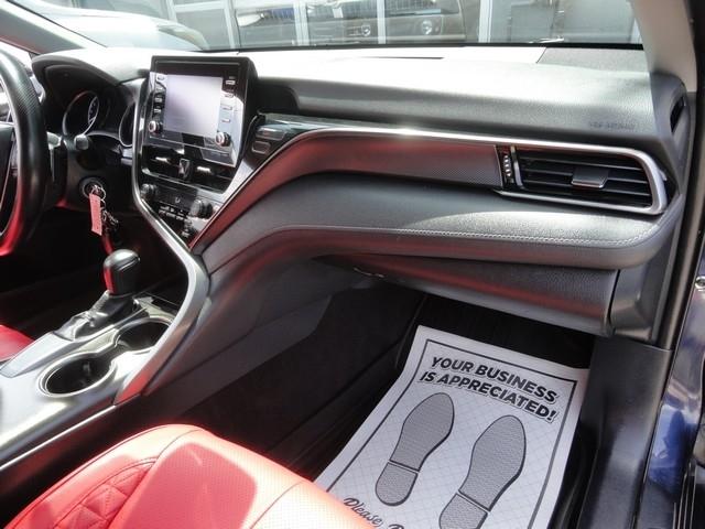 Toyota Camry SE Auto (Natl) 2021