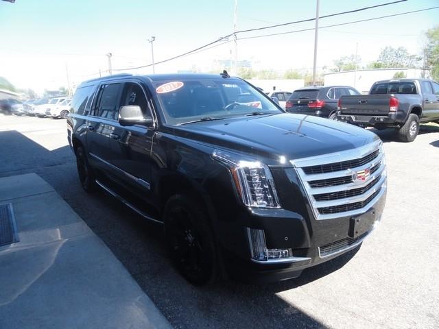 Cadillac Escalade ESV 4WD 4dr Luxury 2017