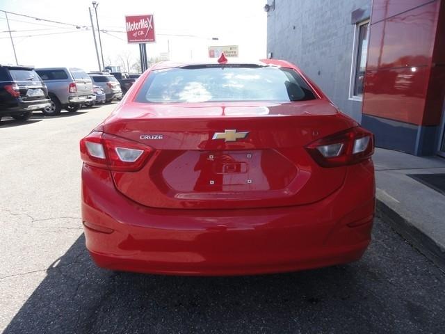 Chevrolet Cruze 4dr Sdn 1.4L LT w/1SD 2017