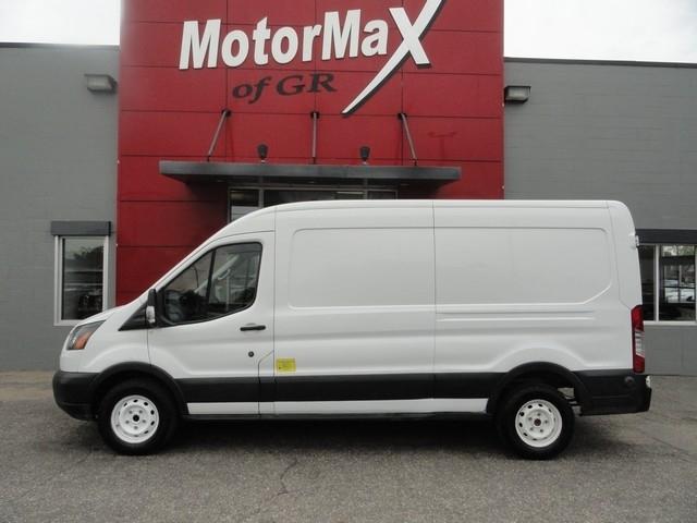 Ford Transit Van T-150 148" Med Rf 8600 GVWR Sliding RH Dr 2019