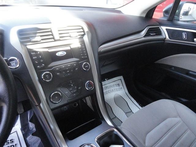 Ford Fusion S FWD 2020