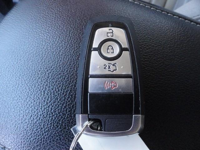 Ford Fusion S FWD 2020