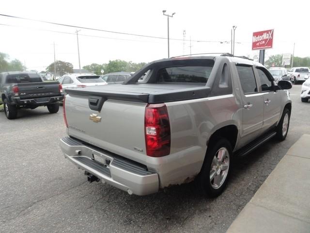 Chevrolet Avalanche 4WD Crew Cab 130" LTZ 2007