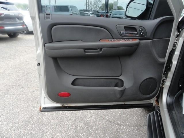 Chevrolet Avalanche 4WD Crew Cab 130" LTZ 2007