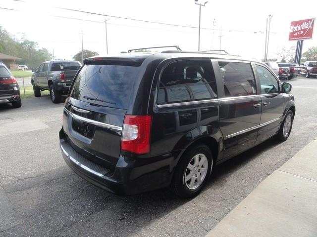 Chrysler Town & Country 4dr Wgn Touring 2012