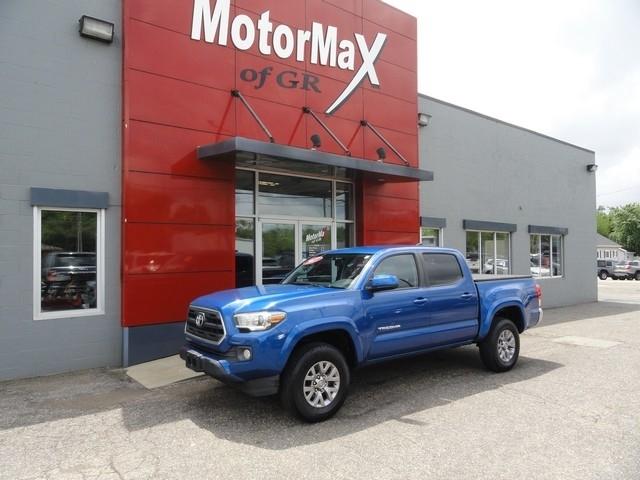 Toyota Tacoma TRD Off Road Double Cab 5' Bed V6 4x4 MT (Natl) 2017