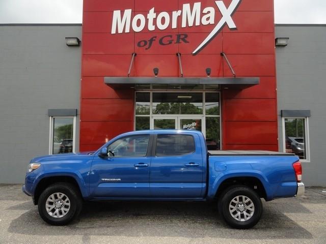 Toyota Tacoma TRD Off Road Double Cab 5' Bed V6 4x4 MT (Natl) 2017