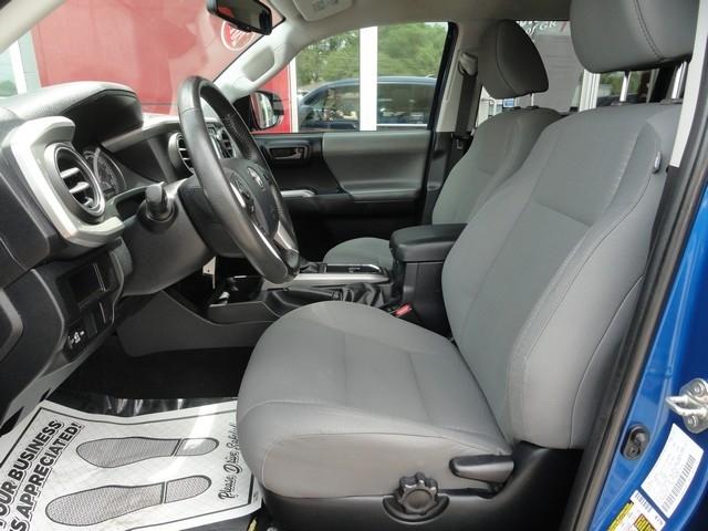 Toyota Tacoma TRD Off Road Double Cab 5' Bed V6 4x4 MT (Natl) 2017