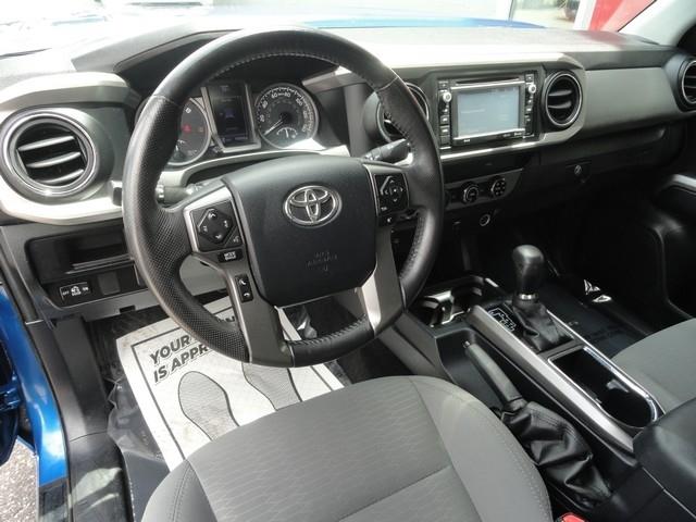 Toyota Tacoma TRD Off Road Double Cab 5' Bed V6 4x4 MT (Natl) 2017
