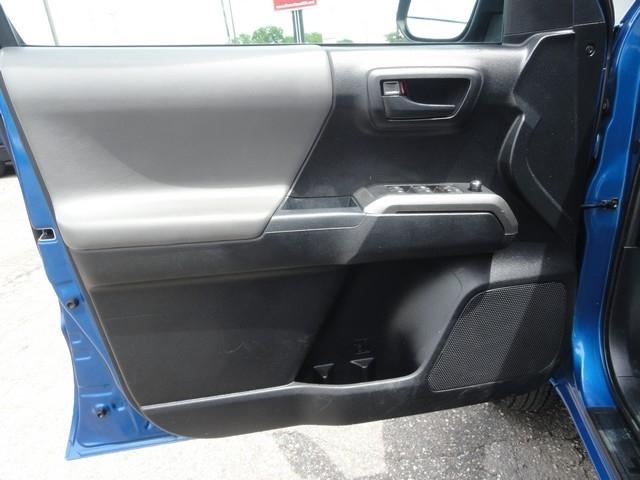 Toyota Tacoma TRD Off Road Double Cab 5' Bed V6 4x4 MT (Natl) 2017